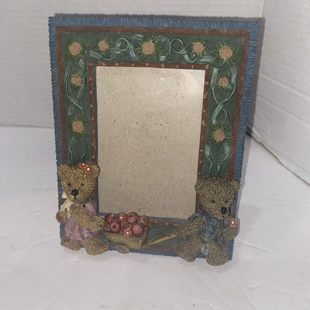 Cottage Core teddy bear Picture Frame. Fits A 3.5x 5 Picture Apple Picking